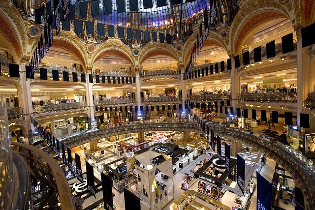 קניונים בפריז מספקים חווית קניות יוצאת מן הכלל