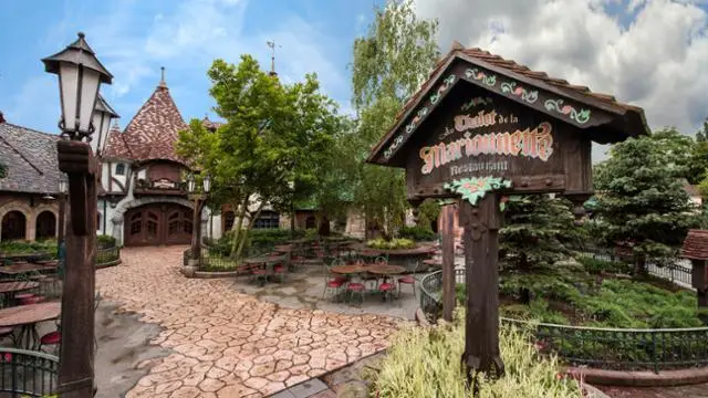 au chalet de la marionnette disneyland paris