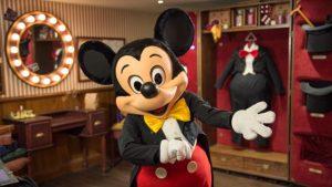 Meet Mickey Mouse disneyland paris