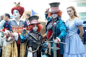 Meet the Characters of Alice in Wonderland disneyland paris