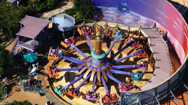 Flying Carpets Over Agrabah disneyland paris