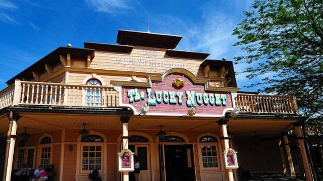 the lucky nugget saloon disneyland paris