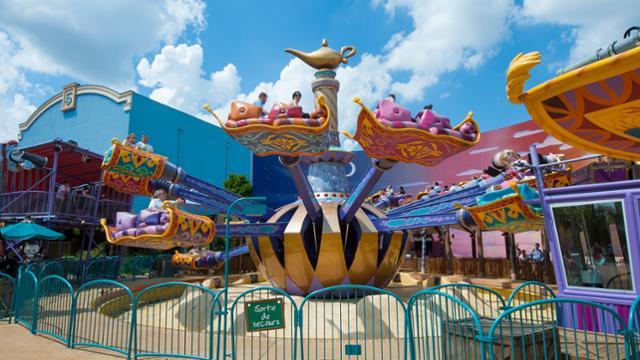 Flying Carpets Over Agrabah disneyland paris