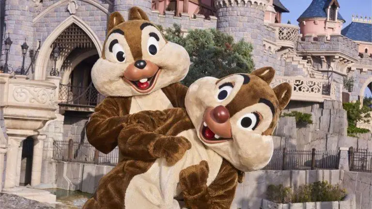 Meet Chip and Dale disneyland paris