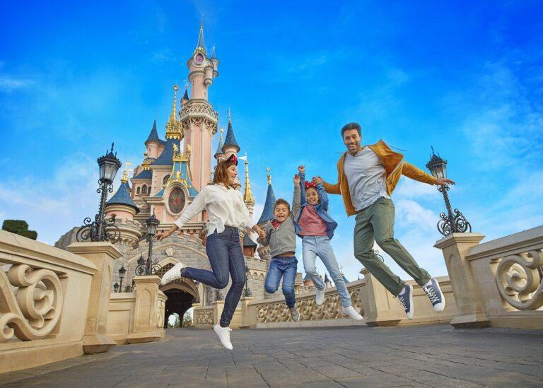 דיסנילנד בחודש מאי